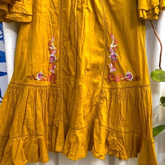 Women’s  Gold Colored FREE PEOPLE Embroidered Pavlo Babydoll Dress Size Small - Picture 8 of 10